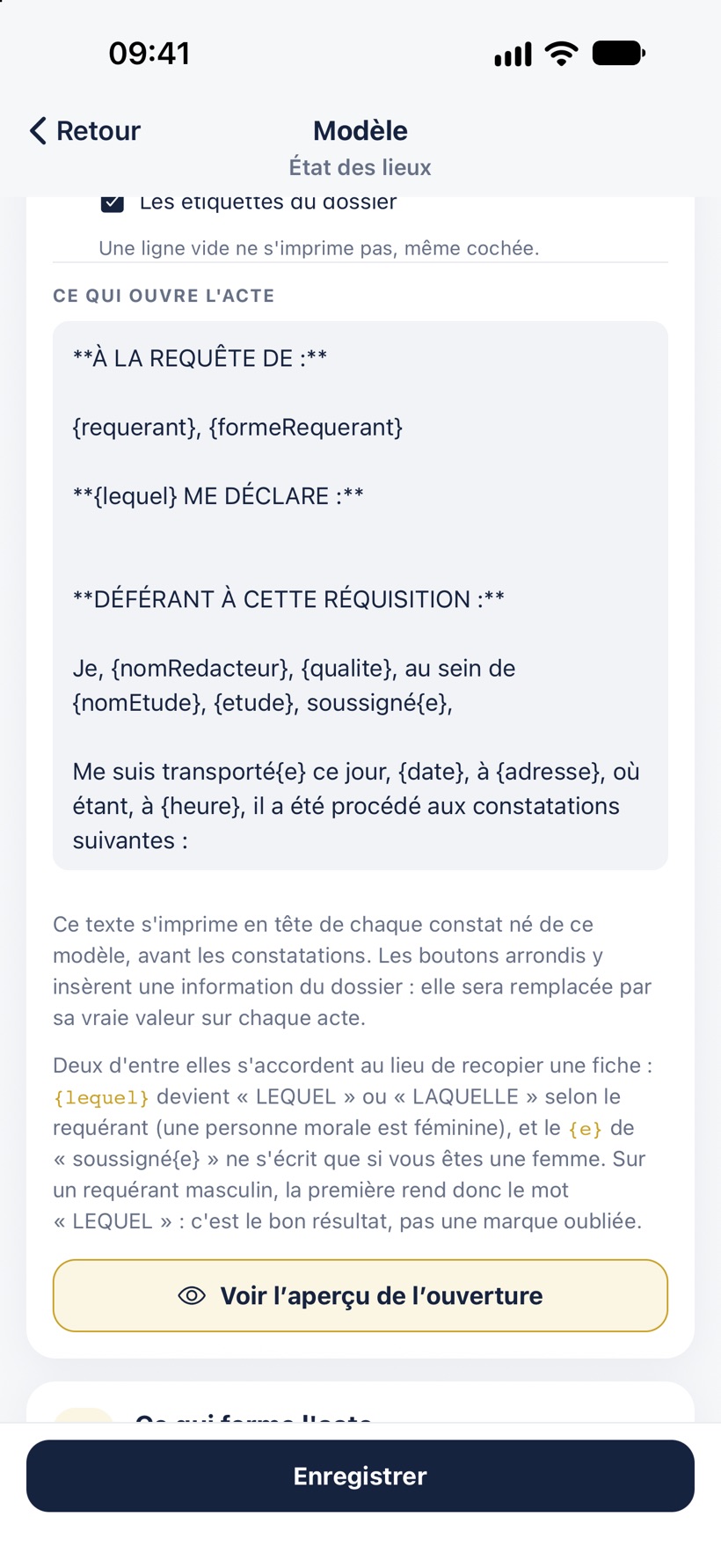 Ce qui ouvre l'acte, dans un modèle : le texte et ses balises entre accolades.